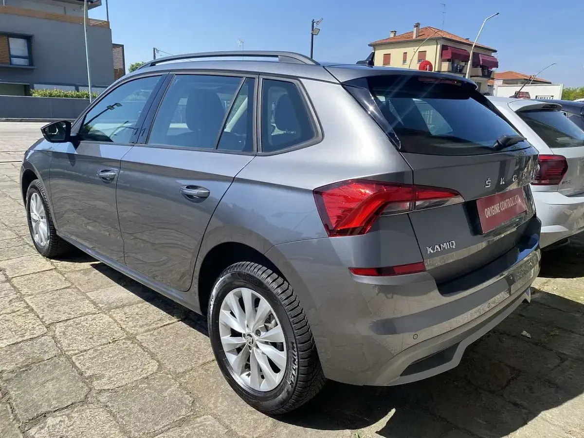 Usata Skoda Kamiq Ambition 95 CV (69 kW) 2022 Grigio SUV