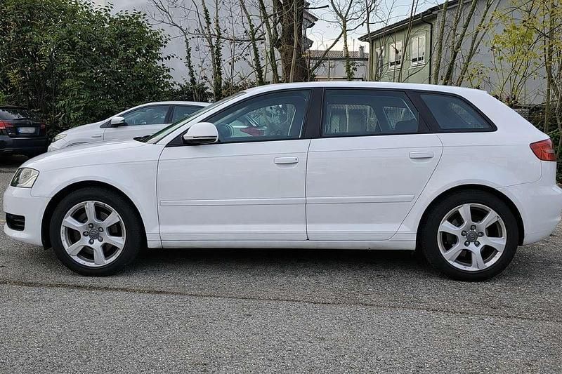Usata Audi A3 Ambition 105 CV (77 kW) 2009 Bianco Utilitaria