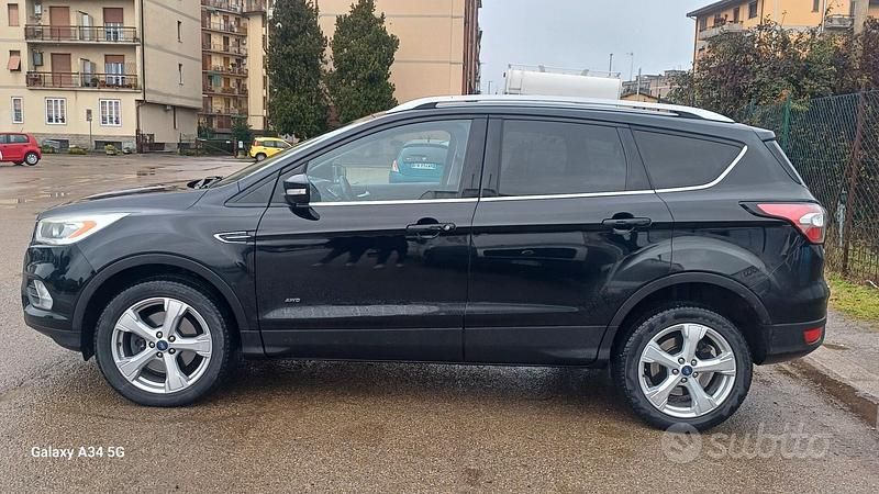 Usata Ford Kuga S 150 CV (110 kW) 2017 Nero SUV