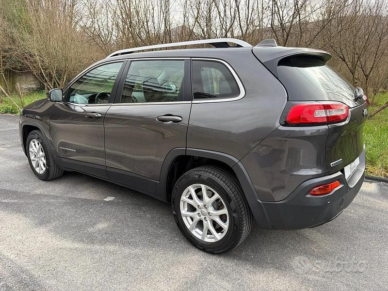 Usata Jeep Cherokee Longitude 140 CV (102 kW) 2015 Grigio SUV