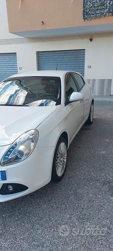 Usata Alfa Romeo Giulietta 109 CV (80 kW) 2012 Bianco Utilitaria