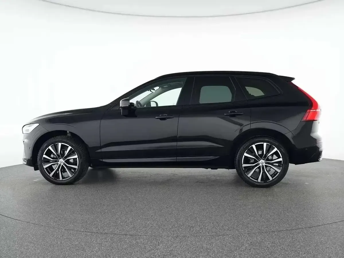 Usata Volvo XC60 Plus 250 CV (183 kW) 2025 Onyx black SUV