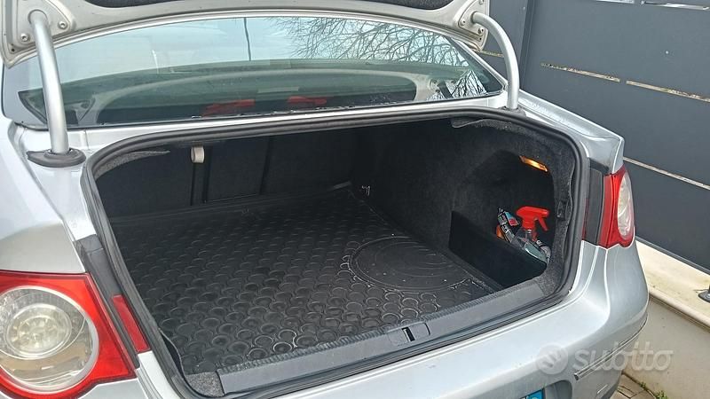 Usata VW Passat 110 CV (80 kW) 2006 Bianco Berlina
