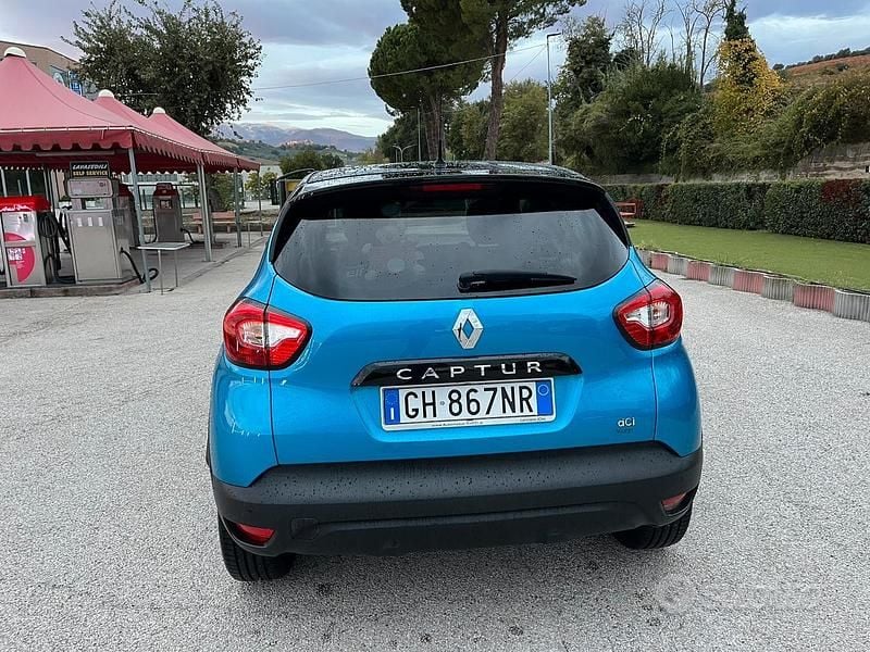 Usata Renault Captur 90 CV (66 kW) 2016 SUV