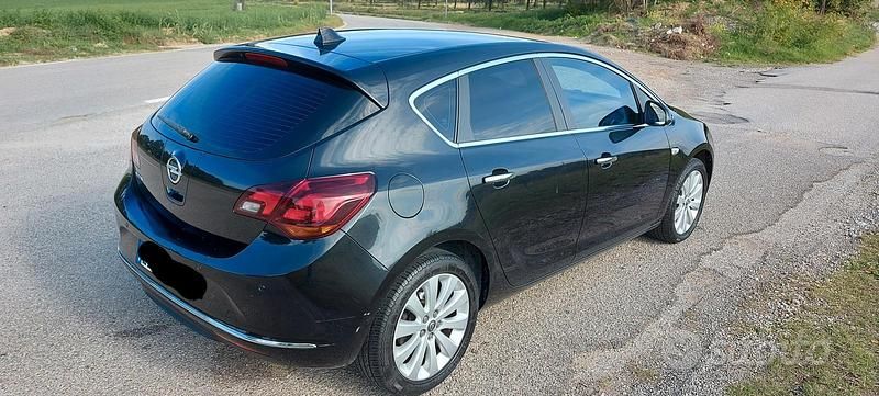 Usata Opel Astra 120 CV (88 kW) 2013 Berlina