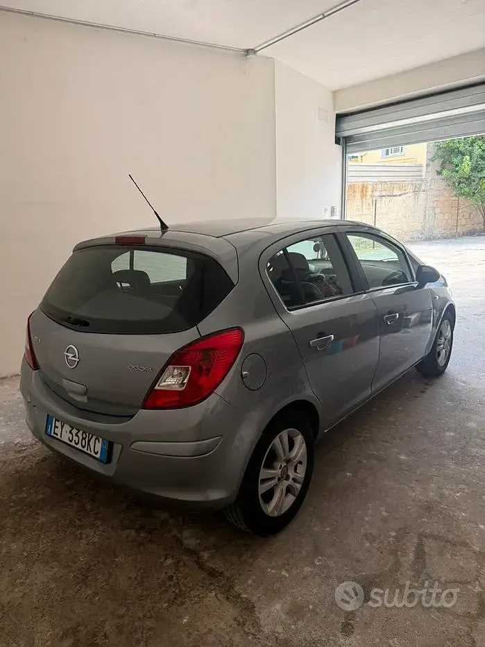 Usata Opel Corsa 75 CV (55 kW) 2015 Grigio Utilitaria
