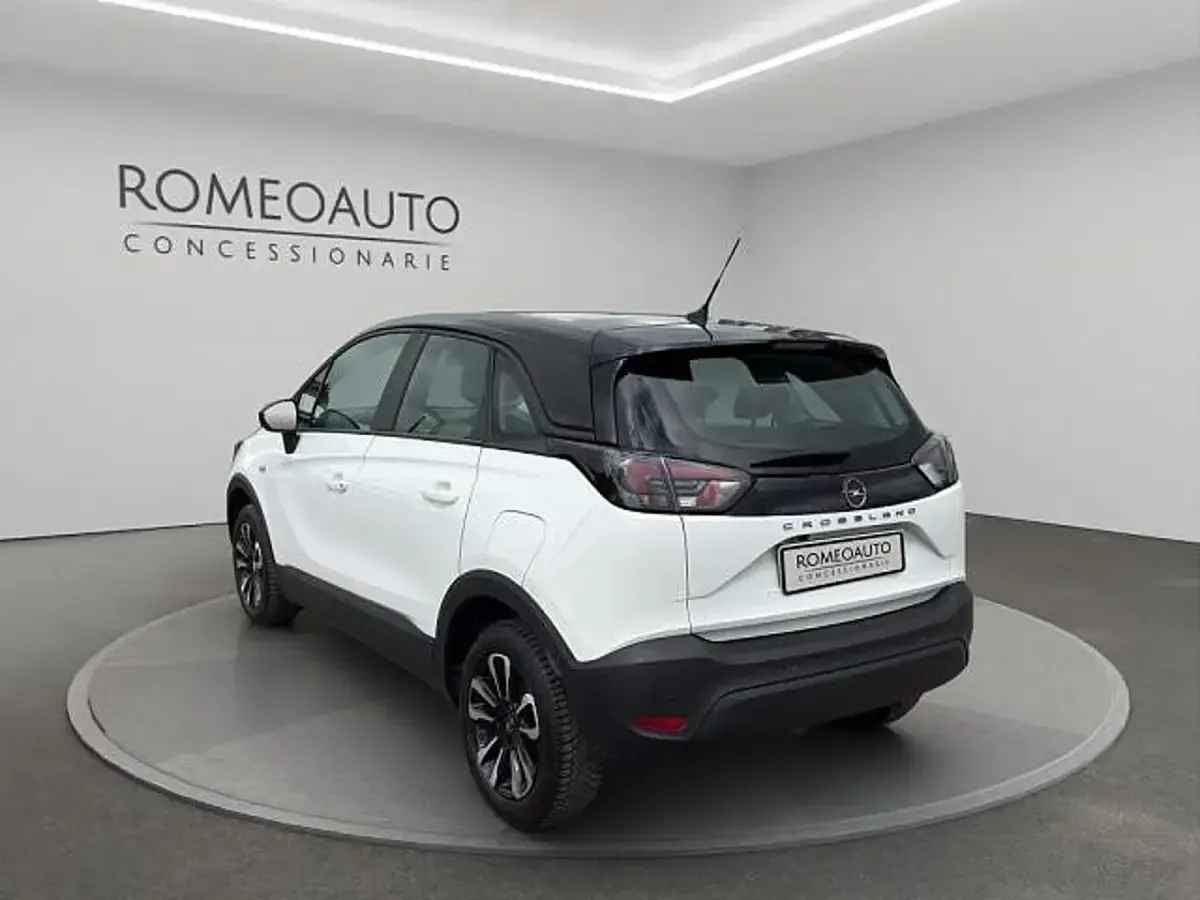 Usata Opel Crossland Elegance 110 CV (80 kW) 2024 Bianco SUV