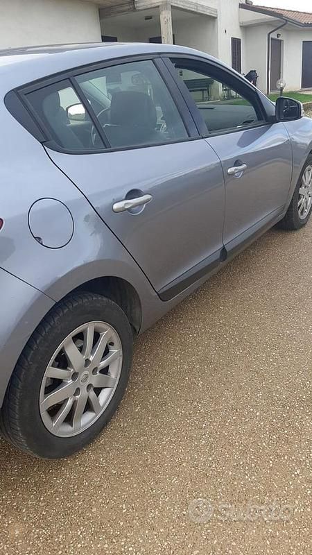 Usata Renault Mégane III 110 CV (80 kW) 2009 Grigio Berlina