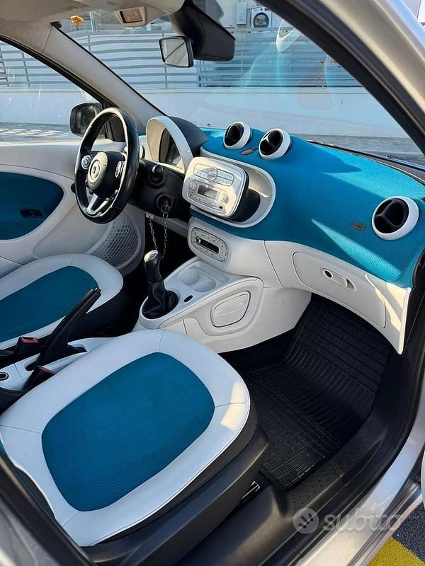 Usata Smart ForFour 75 CV (55 kW) 2016 Blu Utilitaria