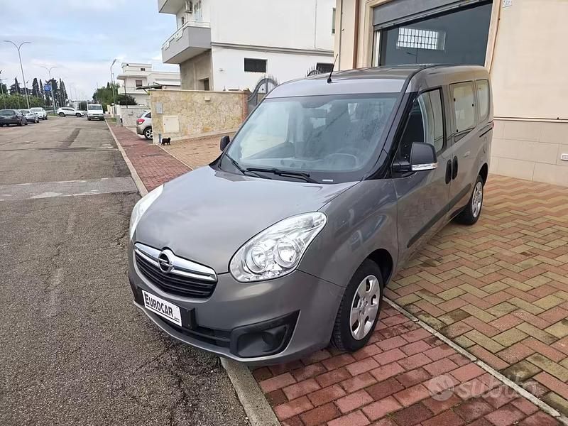 Usata Opel Combo 90 CV (66 kW) 2016 Grigio Monovolume
