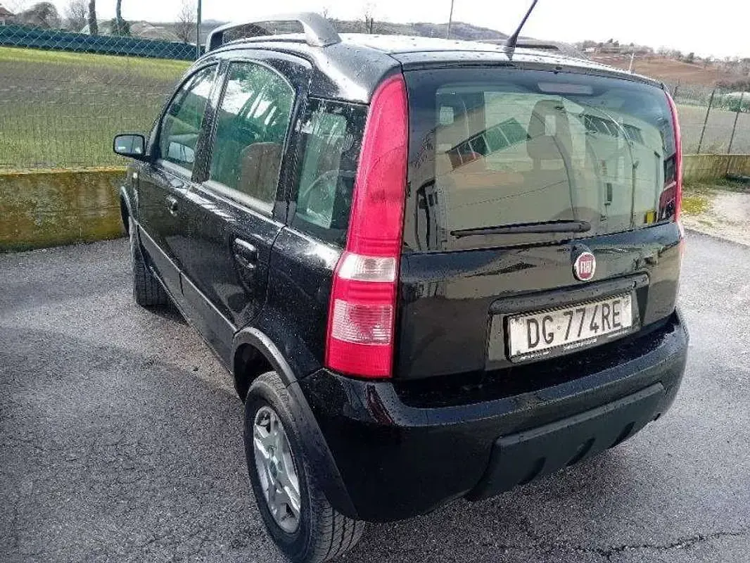 Usata Fiat Panda 4x4 Climbing 69 CV (50 kW) 2007 Nero Utilitaria