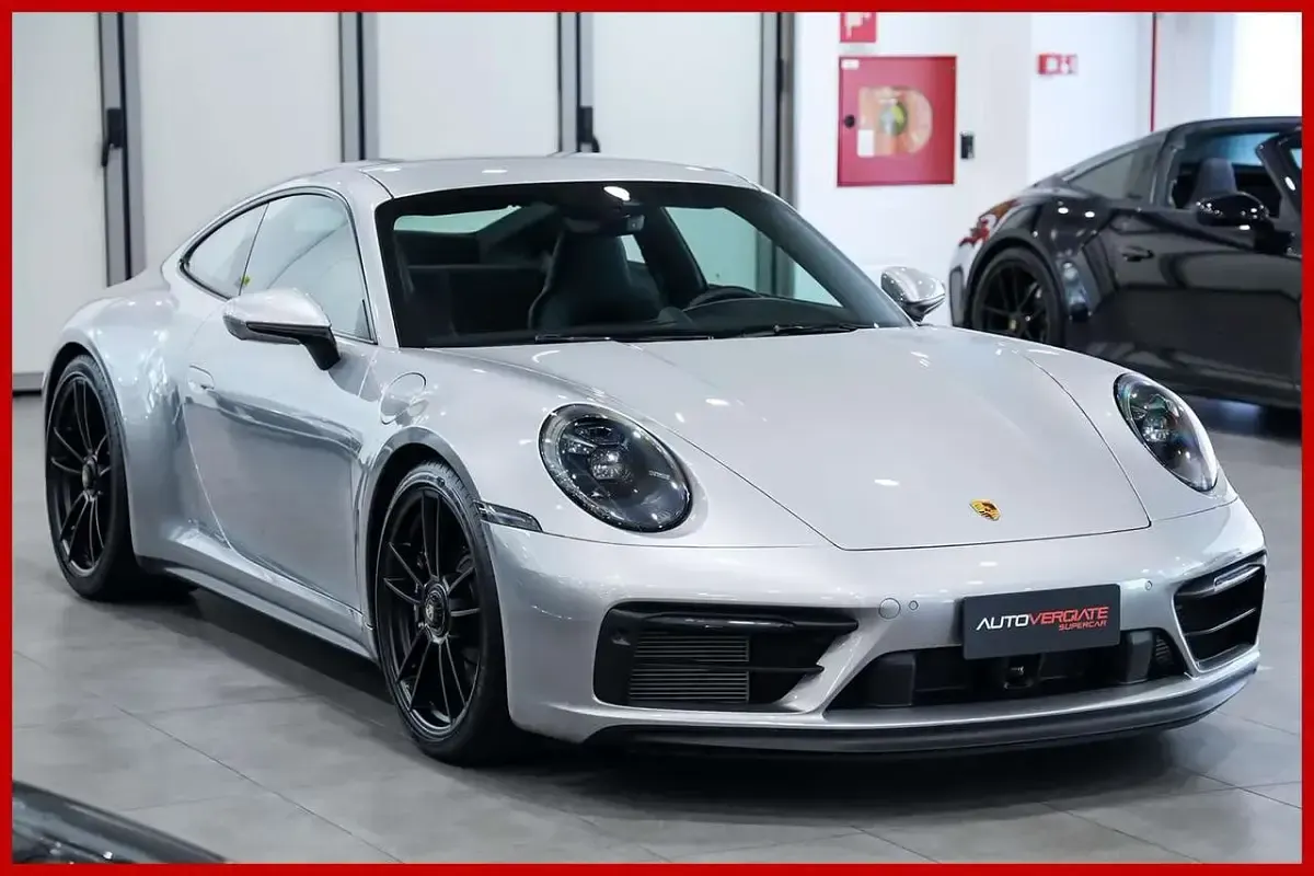 Usata Porsche 911 Carrera GTS 480 CV (353 kW) 2022 Argento gt met. Coupé