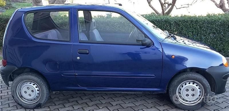 Usata Fiat 600 39 CV (28 kW) 1999 Blu Utilitaria