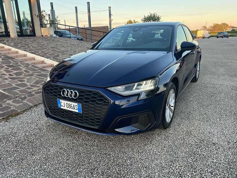 Usata Audi A3 Business 150 CV (110 kW) 2022 Blu Berlina