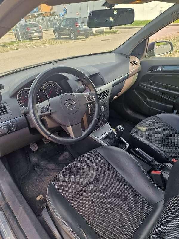 Begagnad Opel Astra Cosmo 105 HK (77 kW) 2006 Kombi