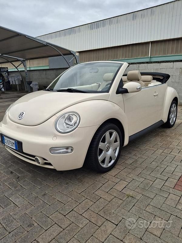 Usata VW New Beetle 100 CV (73 kW) 2004 Bianco Utilitaria