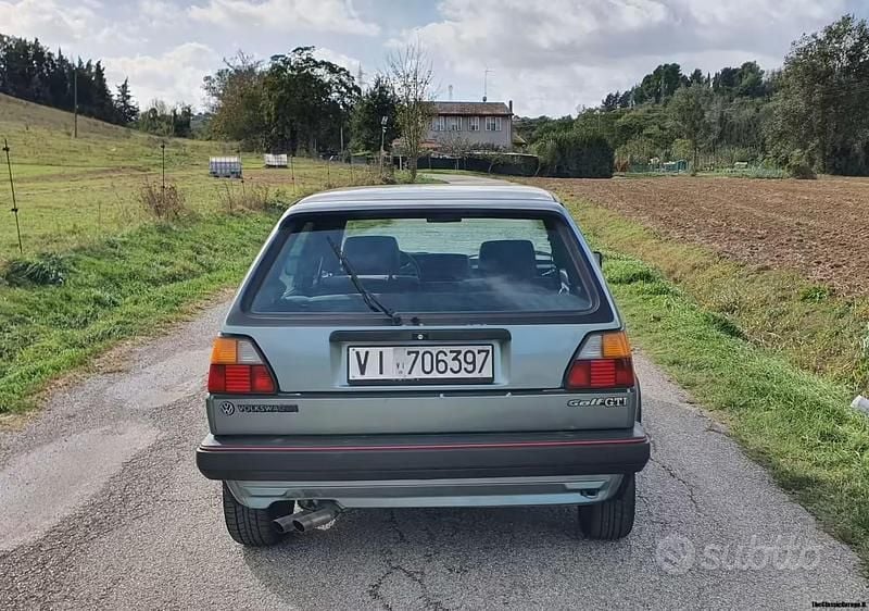 Begagnad VW Golf II GTI 110 HK (80 kW) 1988 Grön Halvkombi