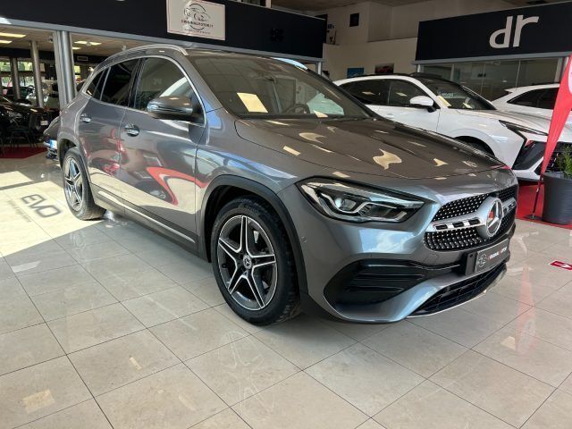 Usata Mercedes GLA200 Premium 150 CV (110 kW) 2021 Grigio SUV