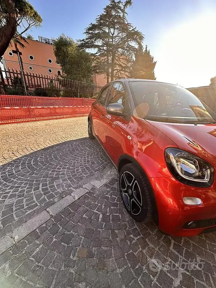 Usata Smart ForFour 75 CV (55 kW) 2017 Rosso Utilitaria