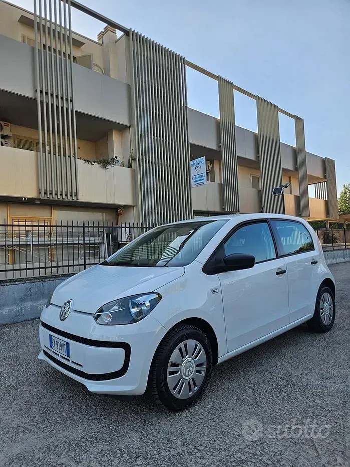 Usata VW up! Move 68 CV (50 kW) 2015 Bianco Utilitaria