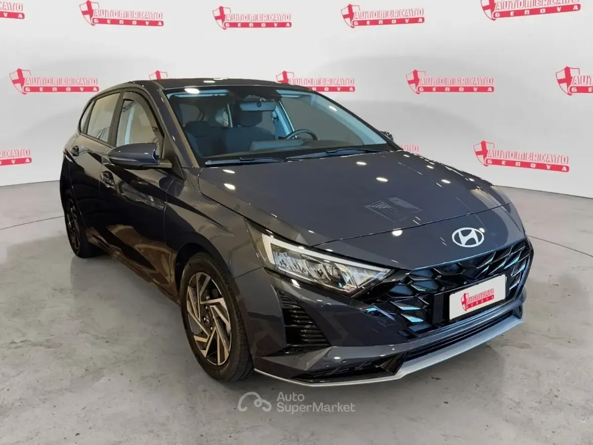 Usata Hyundai i20 84 CV (61 kW) 2024 Gray Utilitaria