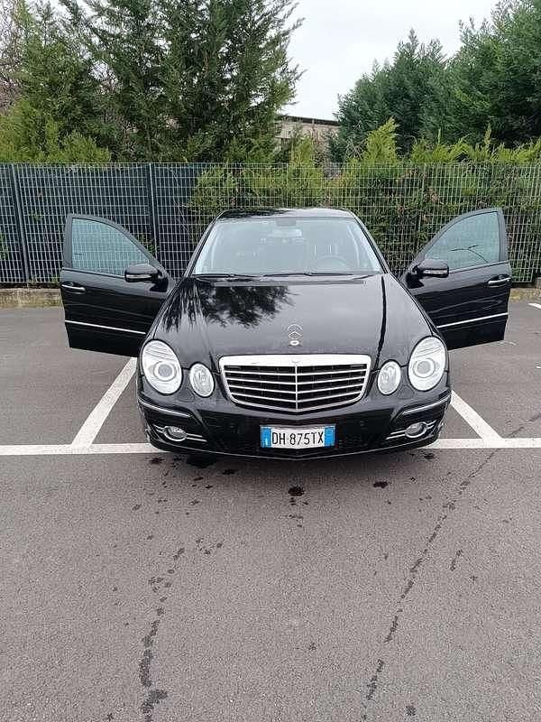 Usata 2007 Mercedes E280 Avantgarde Tre volumi | 8000 € (Buon prezzo) - Immagine 1/4