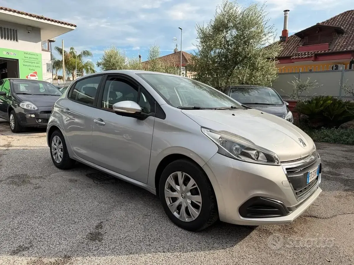 Usata Peugeot 208 Allure 75 CV (55 kW) 2016 Grigio Utilitaria