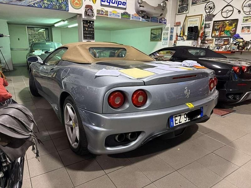 Usata Ferrari 360 400 CV (294 kW) 2003 Argento Cabrio
