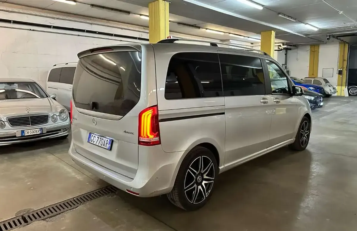 Usata Mercedes V250 AMG line 190 CV (139 kW) 2018 Monovolume