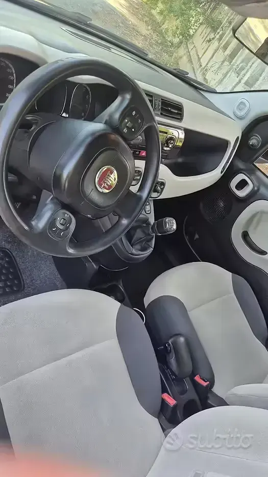 Usata Fiat Panda 69 CV (50 kW) 2015 Rosso Utilitaria