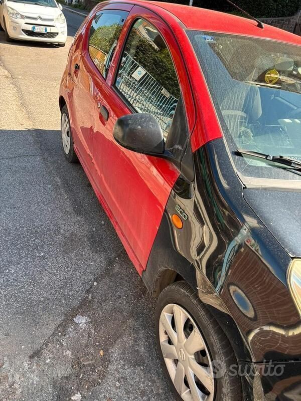 Usata Nissan Micra 86 CV (63 kW) 2010 Rosso Utilitaria