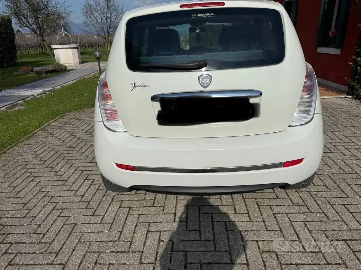 Usata Lancia Ypsilon 95 CV (69 kW) 2009 Bianco Utilitaria