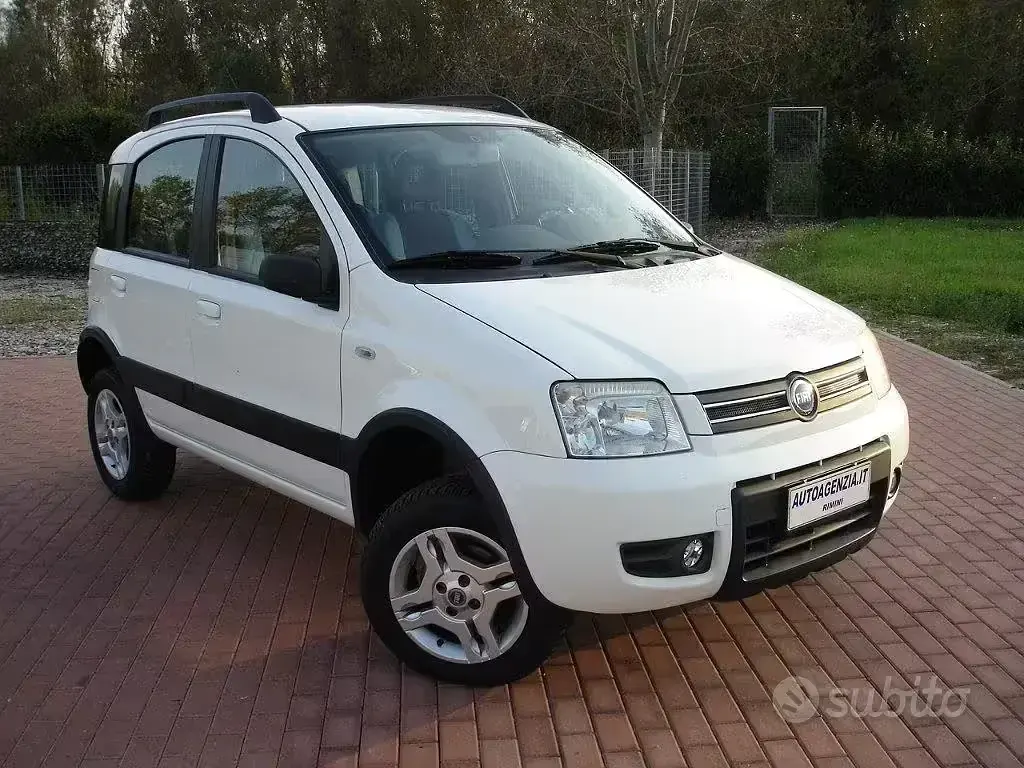Usata Fiat Panda 4x4 Climbing 69 CV (50 kW) 2008 Utilitaria