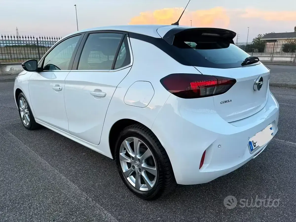 Usata Opel Corsa Elegance 75 CV (55 kW) 2020 Bianco Utilitaria