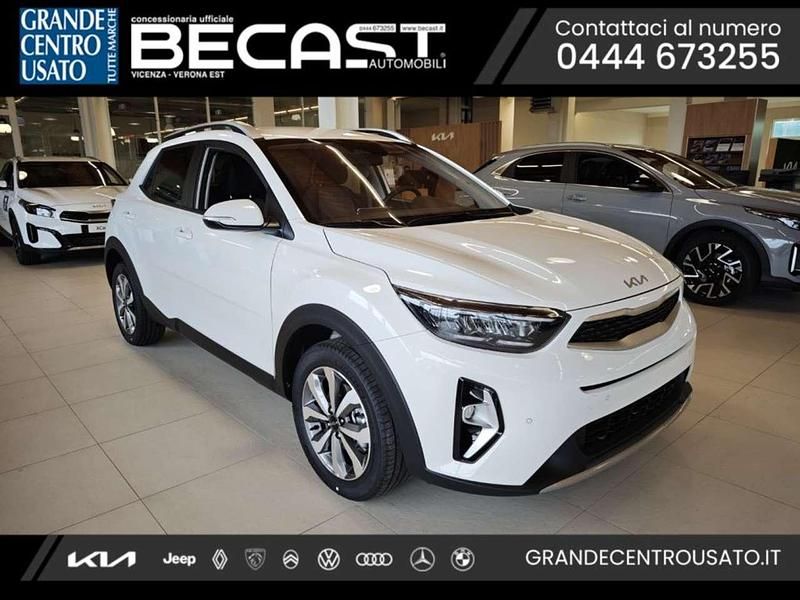 Bianco pastello Nuova 2025 Kia Stonic Style SUV | 19.800 € (Buon prezzo) - Immagine 1/4