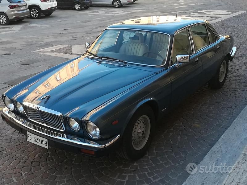 Usata Jaguar XJ6 200 CV (147 kW) 1986 Blu Berlina