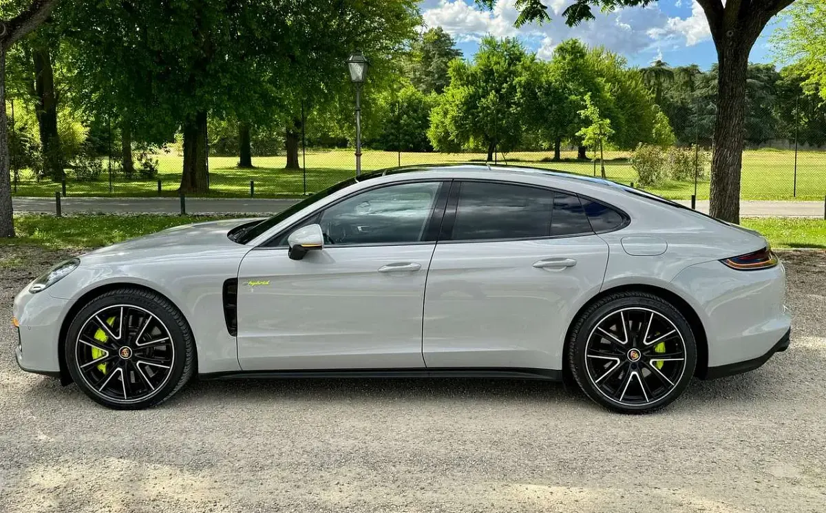 Usata Porsche Panamera 441 CV (324 kW) 2020 Colore speciale, 4900 € Berlina