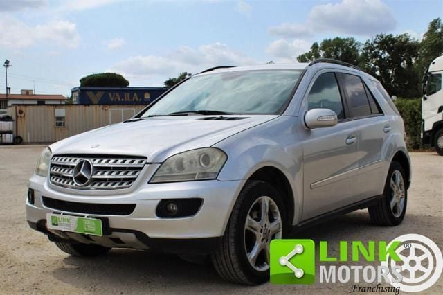 Usata Mercedes ML320 Sport 224 CV (164 kW) 2007 Grigio SUV