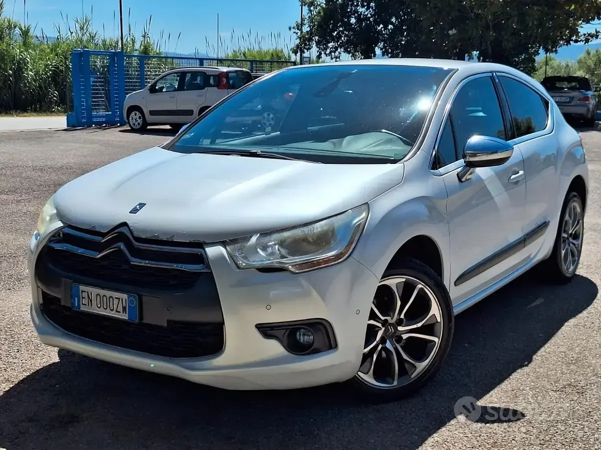 Usata DS Automobiles DS4 So Chic 111 CV (81 kW) 2012 Berlina