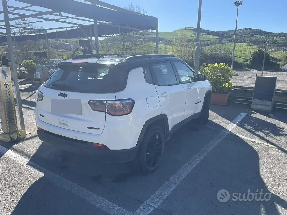Usata Jeep Compass Night Eagle 140 CV (102 kW) 2019 Bianco SUV