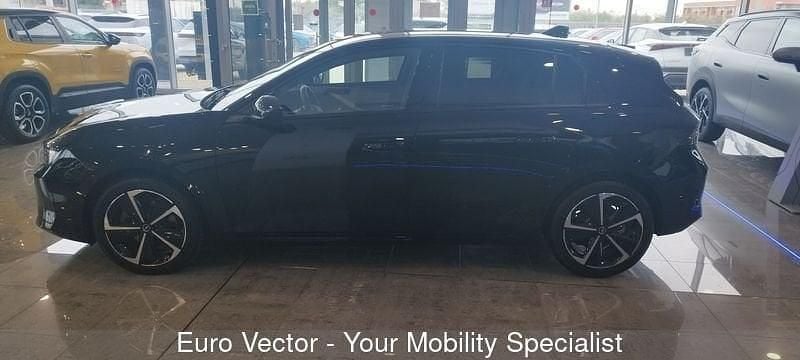 Usata Opel Astra Ultimate 131 CV (96 kW) 2024 Nero Utilitaria