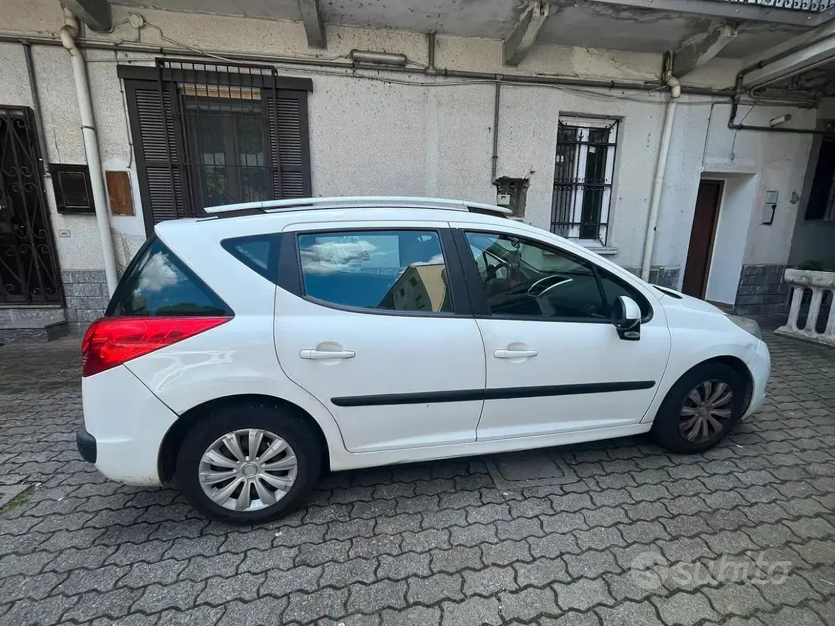 Usata Peugeot 207 73 CV (53 kW) 2010 Bianco Station wagon