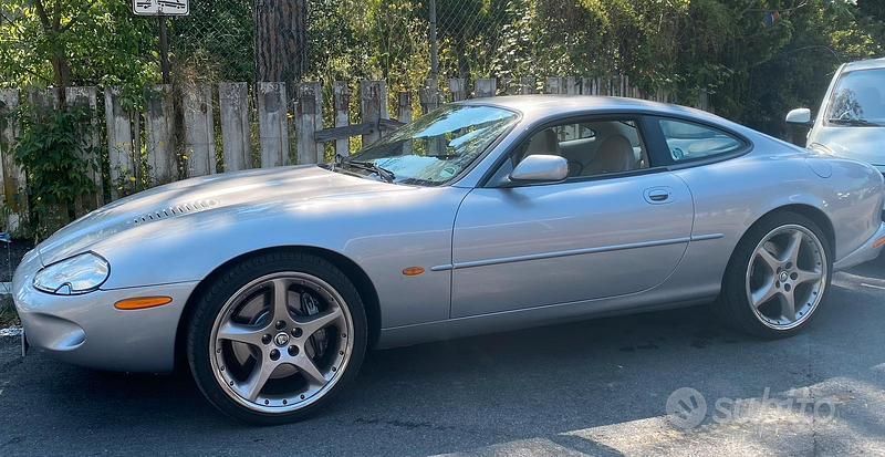 Usata 2000 Jaguar XKR Coupé | 25.000 € (Molto cara) - Immagine 1/4