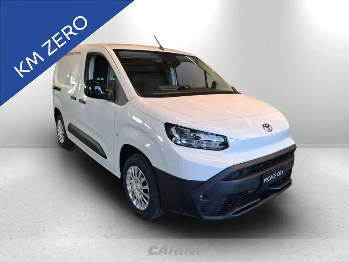 Nuova Toyota Proace City City 101 CV (74 kW) 2026 White solid Monovolume