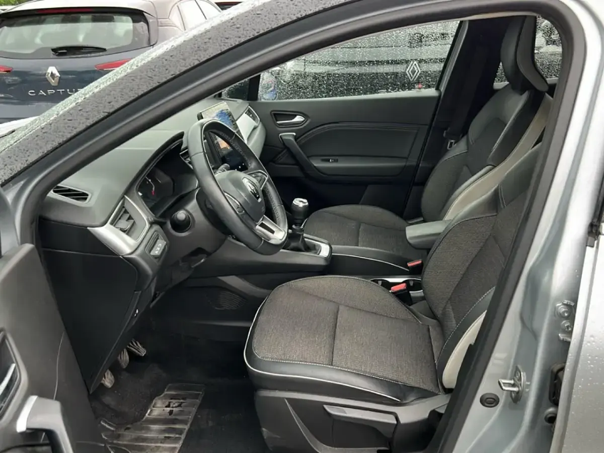 Usata Renault Captur Intens 100 CV (73 kW) 2023 Argento SUV