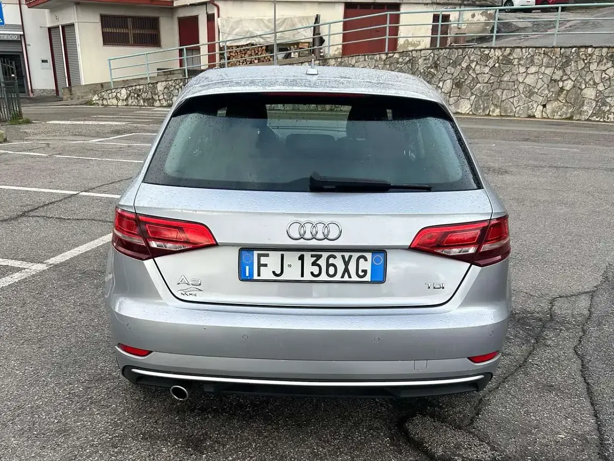 Usata Audi A3 Sport 116 CV (85 kW) 2017 Argento Berlina