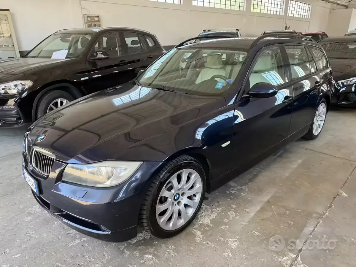 Usata BMW 330 231 CV (169 kW) 2005 Blu Station wagon