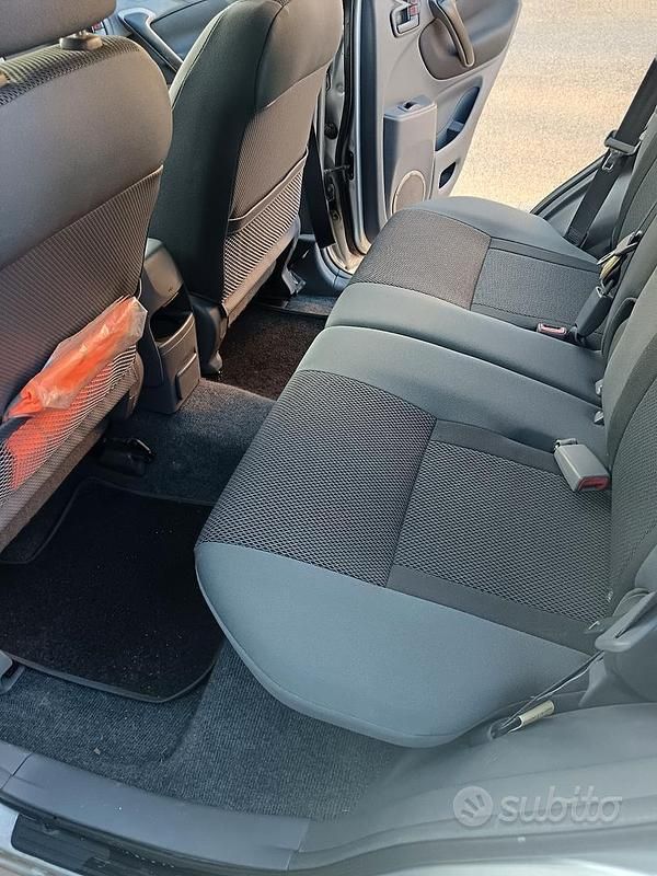 Usata Toyota RAV4 2003 Grigio SUV