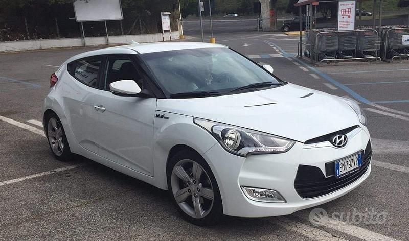 Usata Hyundai Veloster 140 CV (102 kW) 2012 Bianco Utilitaria
