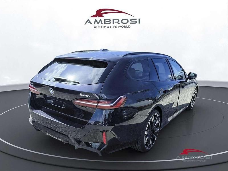 Nuova BMW 520 M Sport 197 CV (144 kW) 2025 Carbon black metallizzato Station wagon